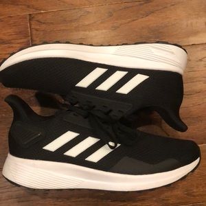 Adidas Lightweight Joggers Size 9 Women / 7 Men